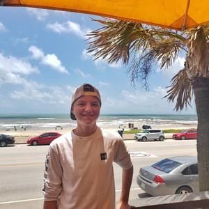 Meet your Posher, Ethan